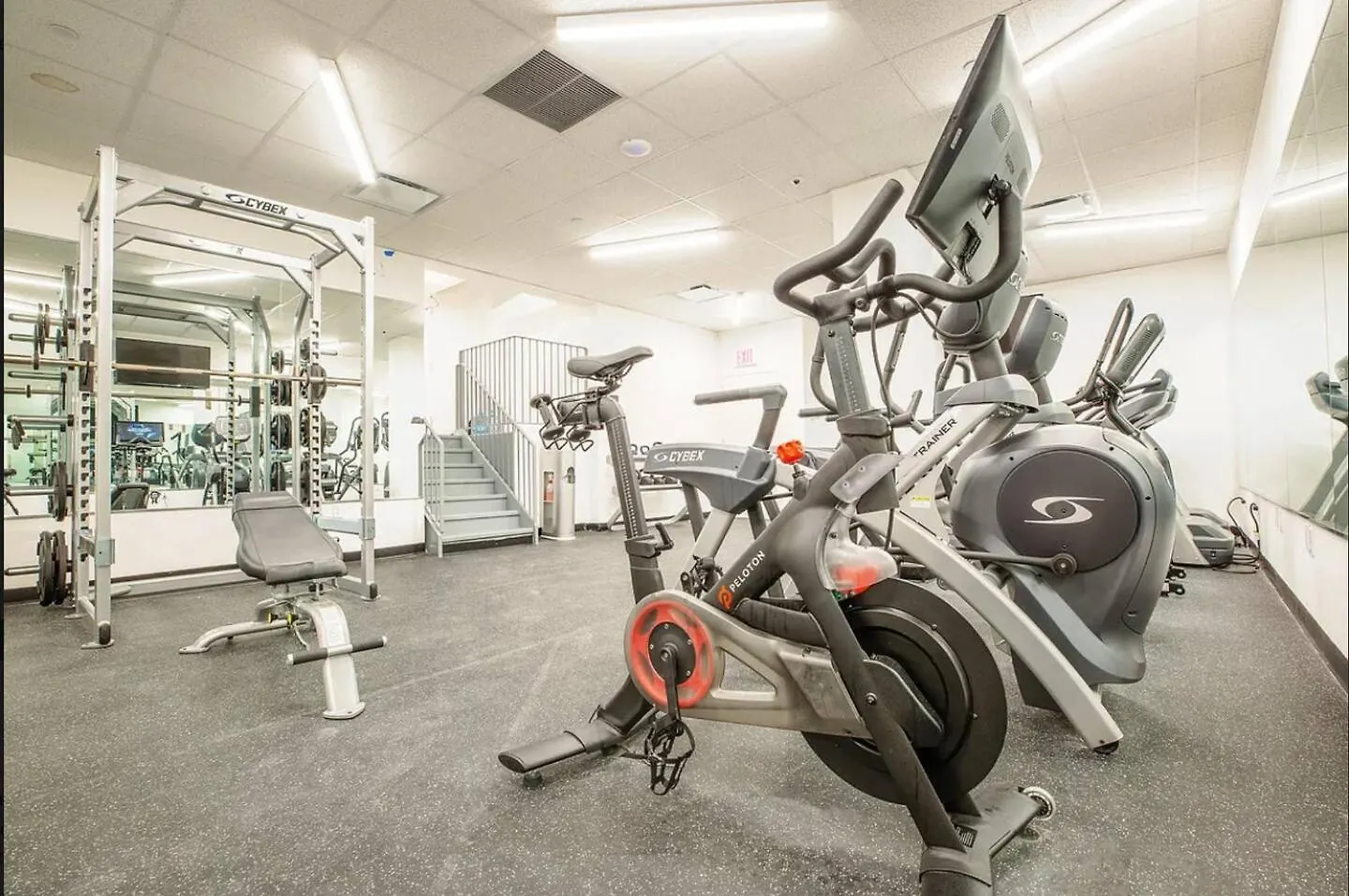 Luxury 2Bd Nr Wall St Gym Rooftop W/D New York